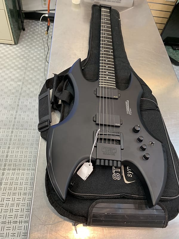 Steinberger Demon - Black | Sweetwater