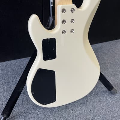 G&L USA Made L-2000 4- string bass. Vintage White. 8.95 lbs w/G&G hard case. New! image 11