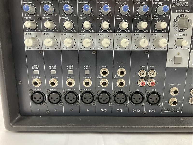 Yamaha EMX 212 S Powered hot Mixer + Zubehör Mikrofon