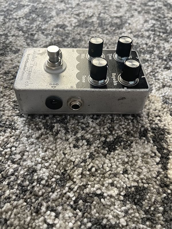 ギター EarthquakerDevices Disaster Transport Jr maxresdefault.jpg