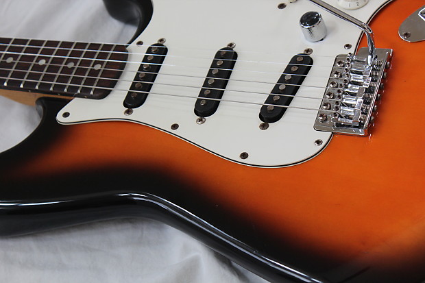 1997 Fender Squier Stratocaster KV Crafted in Korea Electric Guitar 2 Color Sunburst