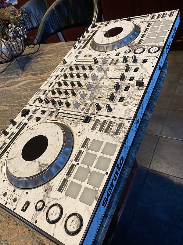 Pioneer DDJ-SZ DJ Controller for Serato