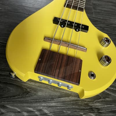 MihaDo Guitar Studio FingyBass Short Travel Bass 2021 Yellow image 1