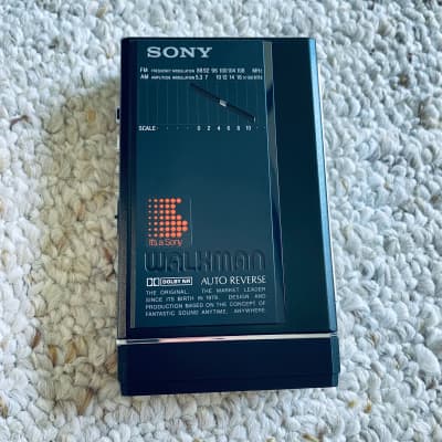 Sony F103 Walkman Cassette Player, Awesome Black ! Working ! image 10