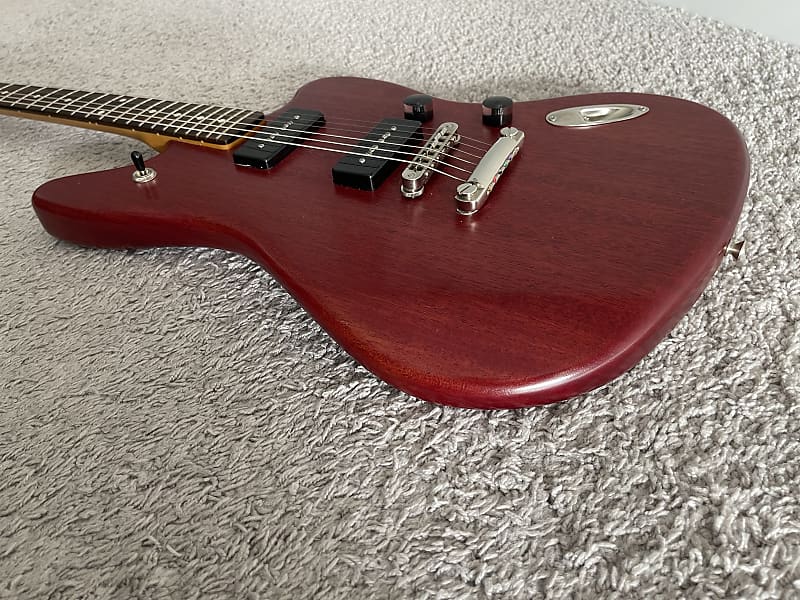 Fender Modern Player Jaguar 2011 MIC P90 Transparent Red