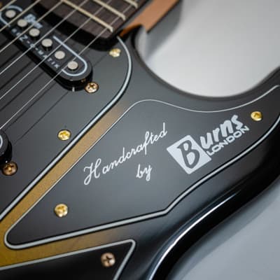 Burns Marquee Club Series - Electric Guitar with Padded Pleather Gigbag - Sunburst image 12