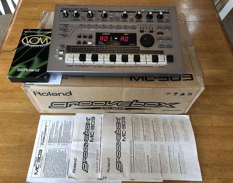 Roland MC-303 Groovebox 1990 - 1998 | Reverb