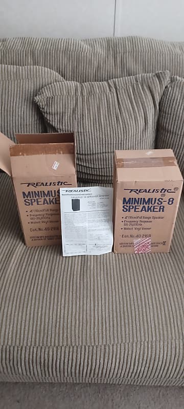 Realistic Minimus sold 8 speakers NIB!!!