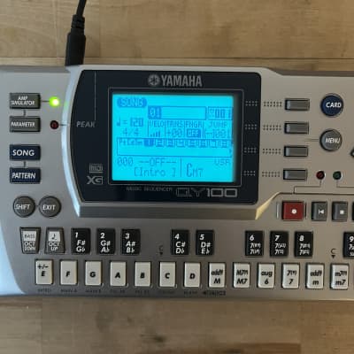 Yamaha QY100 Sequencer