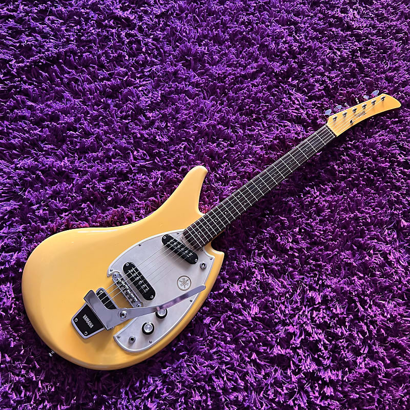 【激レア！美品！】YAMAHA SG2C フライングバナナ ビザールギター 激レア！美品！】YAMAHA SG-2C フライングバナナ ビザールギター