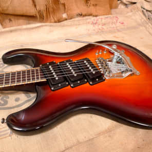 Mosrite V III 1984 Sunburst image 18