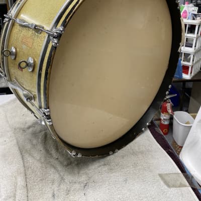 VINTAGE Ludwig 24” Marching Bass Drum, 1970s, with Carry Case! image 4