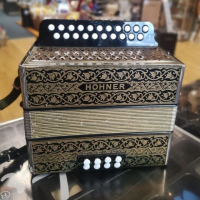 Hohner Pokerwork Melodeon, 2 Row D/G, in very good condition image 1