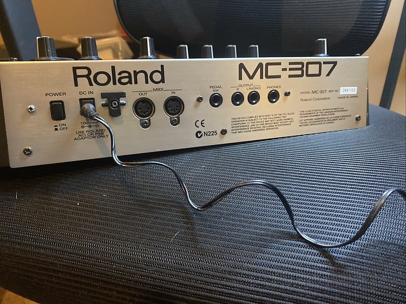 Roland MC-307 Groovebox | Reverb