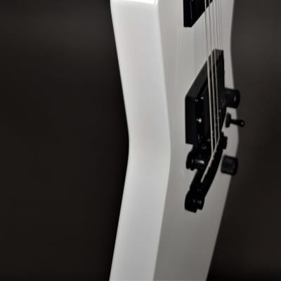 Manuel Ali Guitars X6 Custom Explorer 2019 white Metallic image 12