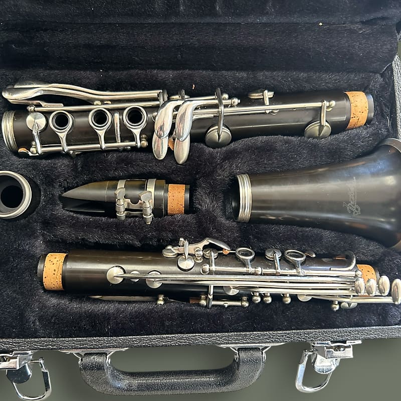 Bestler selling clarinet