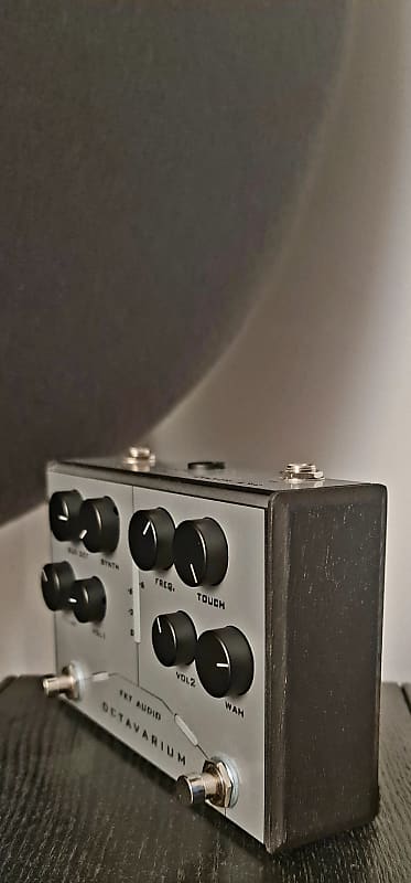 FKT Audio Octavarium Raw Aluminum/ Black Wood