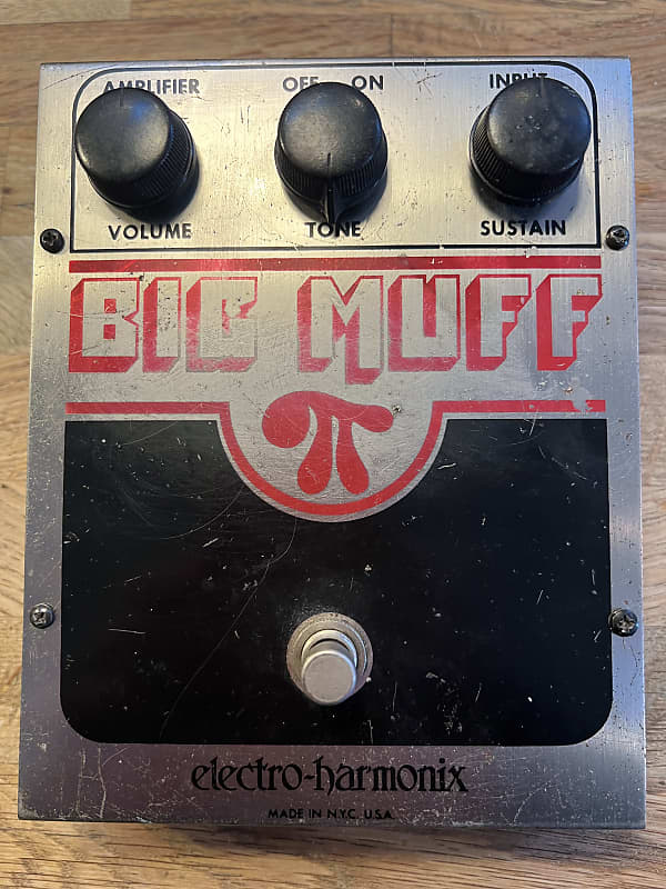 Electro-Harmonix BIG MUFF V3 ① Electro-Harmonix Big Muff Pi V3 (Red & Black) | Reverb UK