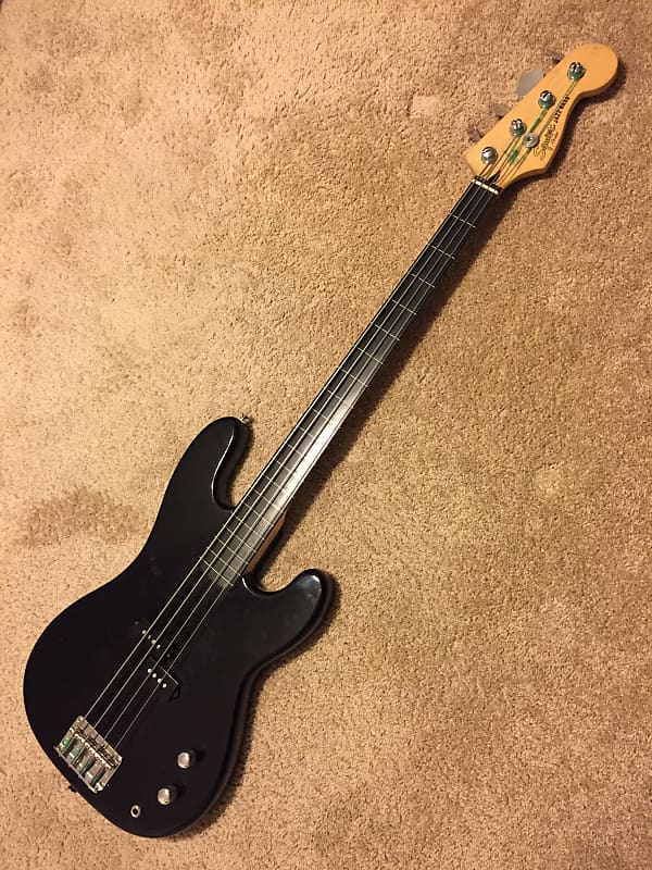 Squier deals precision fretless