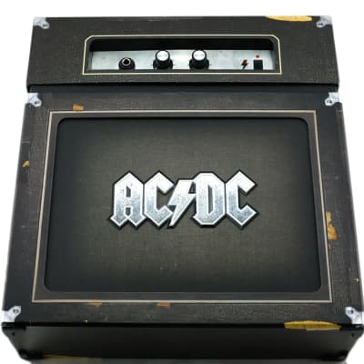 AC/DC Backtracks The Ultimate Box Set ULTRA RARE limited edition ‘DELUXE COLLECTOR'S EDITION image 2