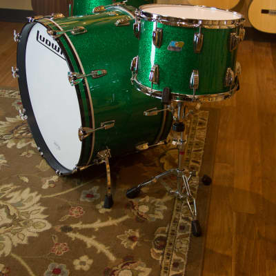 Ludwig Classic Maple Green Sparkle Drum Kit 26" 18" 14" image 3