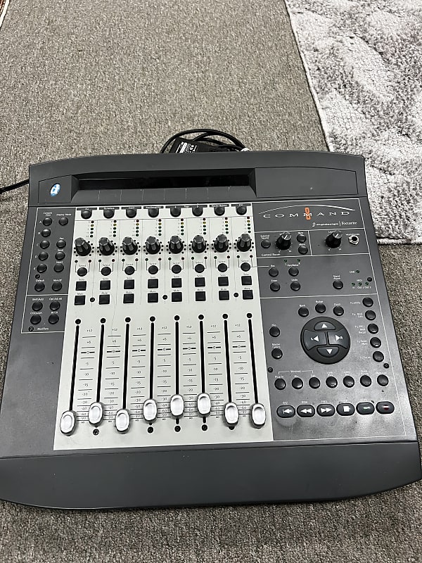 美品　Command8 DAWコントローラー 8チャンネル Command8 DAWコントローラー 8チャンネル