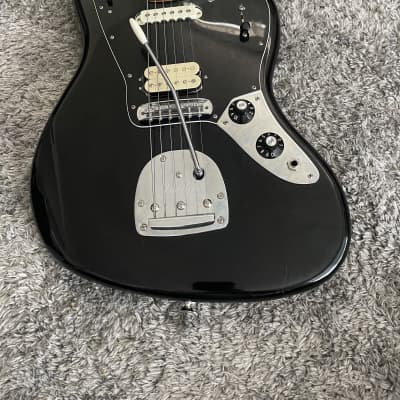 Fender Player Jaguar HS with Pau Ferro Fretboard 2018 - Present - Black image 18