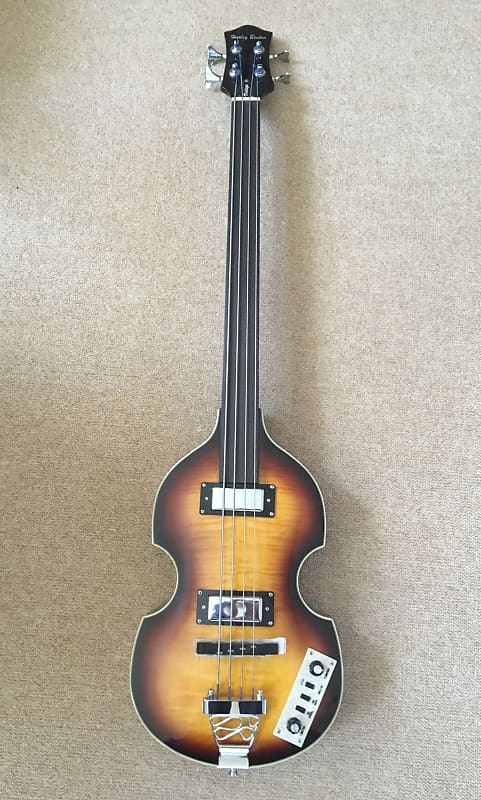 Harley benton on sale beatle bass