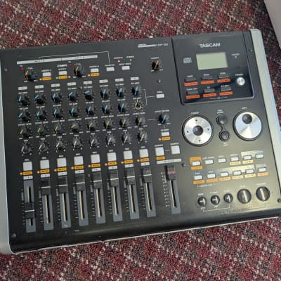TASCAM DP-02CF　DIGITAL PORTASTUDIO 8トラック DP-02CF | 8-track Digital Portastudio | TASCAM