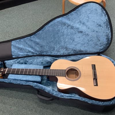 Martin 000C12-16E Left-Handed Acoustic/Electric Classical Guitar with Soft Case image 16