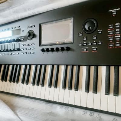 Yamaha Montage M8x 88-Key 16-Voice Synth | Mint Condition