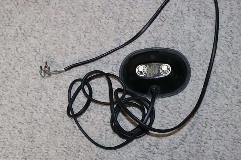 Fender 099-4051-000 Vintage 2-Button Vibrato