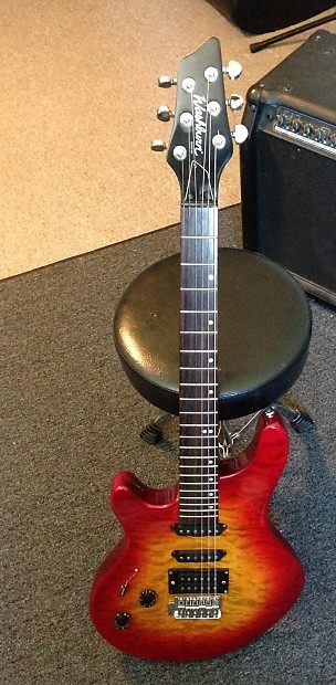Washburn Bantam Pro Sunburst Left handed electric guitar