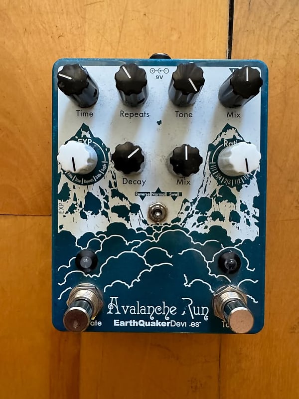 EarthQuaker Devices Avalanche Run Stereo Reverb & Delay with Tap Tempo