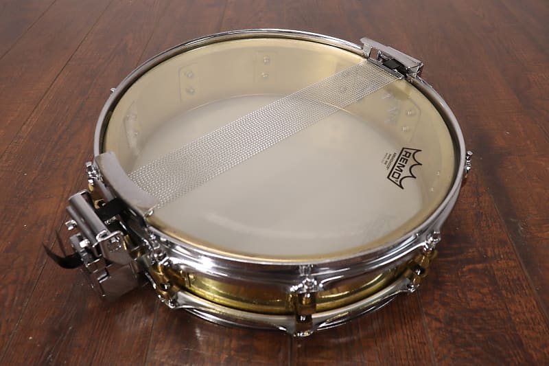 Yamaha 3.5x14 Seamless Brass Piccolo Snare 1980's | Reverb Yamaha 3.5x14 Seamless Brass Piccolo Snare 1980's | Reverb