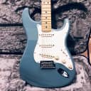 Fender American Professional Stratocaster with Maple Fretboard 2016 Sonic Grey w/OHSC