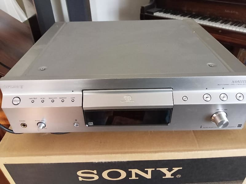 Sony SCD XA9000ES SACD player in excellent condition -S 2000's image 1