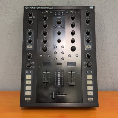 Native Instruments Traktor Kontrol Z2 2010s - Black image 1