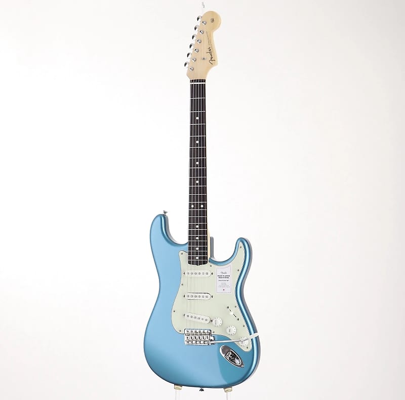Fender MIJ Traditional II '60s Stratocaster image 2