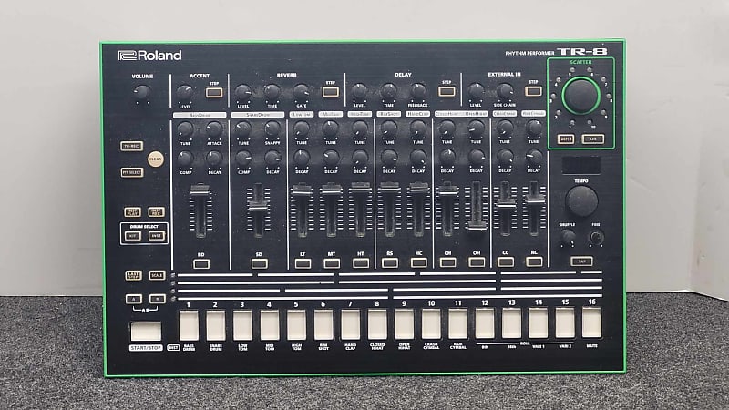 Roland AIRA TR-8 Rhythm Performer with 7x7 Expansion