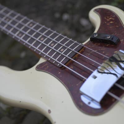 Fender Custom Shop '64 Precision Bass, Relic - Aged Vintage White image 13