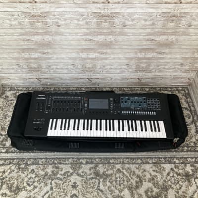 Used Roland FANTOM 6 W/BAG Synthesizer 61-Key