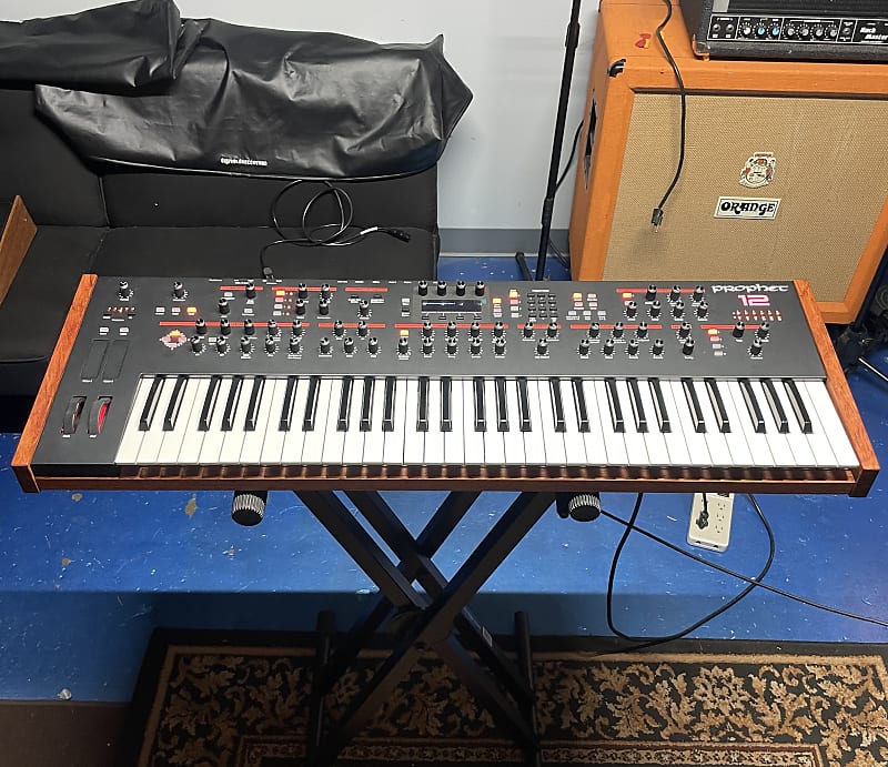 Dave Smith Instruments Prophet 12 61-Key 12-Voice Polyphonic