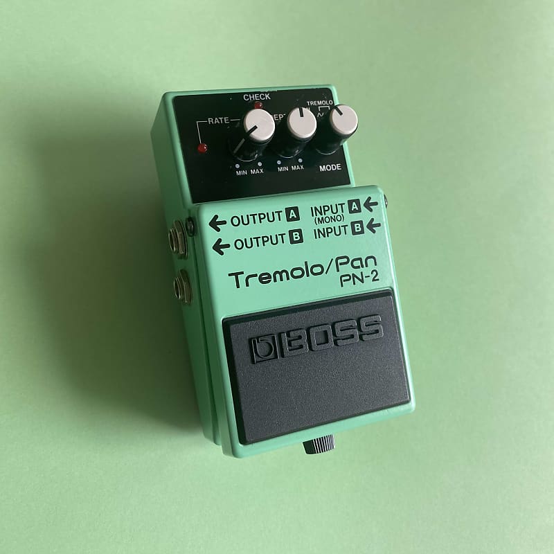 Boss PN-2 Tremolo / Pan