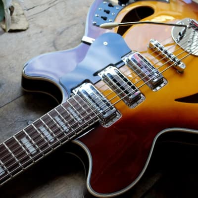 VINTAGE REVO Series 'Custom Supreme' Baritone VI Semi-Acoustic Guitar ~ Tobacco Sunburst, 3, 93 KG image 3