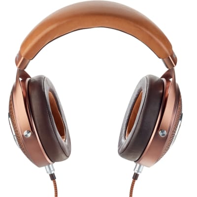 Focal Stellia Closed-Back Circum-Aural Over-Ear Headphones image 2
