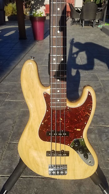 Fender special edition ash deluxe jazz bass hot sale