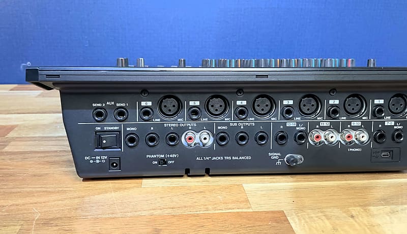 Tascam M-164UF 16-Channel Mixing Board with Digital Effects Tascam M-164UF 16-Channel Mixing Board with Digital Effects