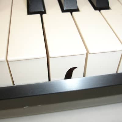 Korg Kronos 88-Key Music Workstation Keyboard image 10