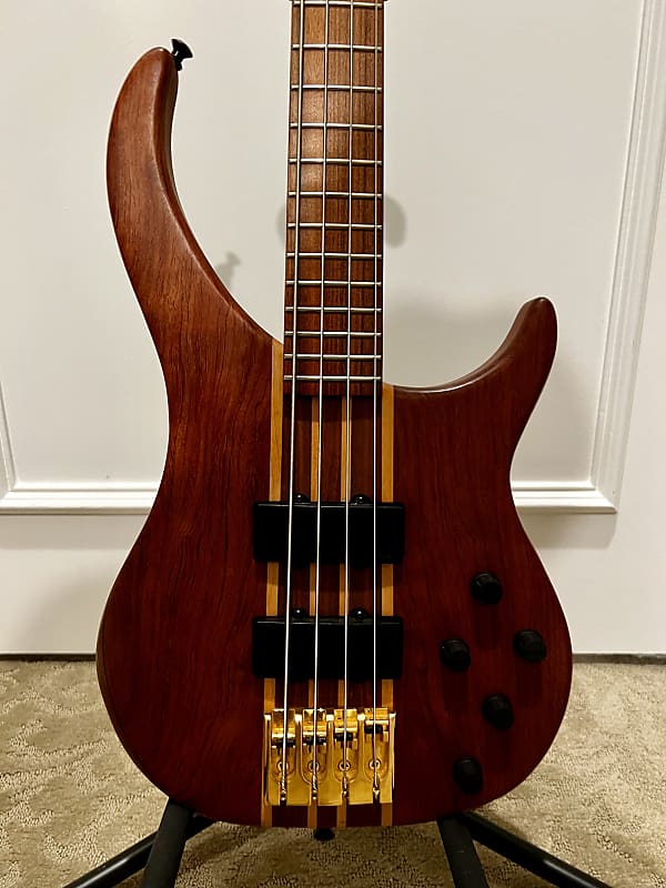 PEAVEY USA CIRRUS NECK THROUGH BASS GUITAR | Reverb